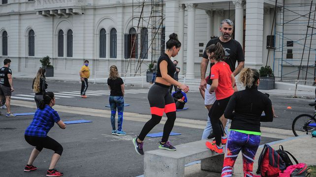 El mi&eacute;rcoles realizaron una clase masiva en la puerta de la Casa de Gobierno de Entre R&iacute;os&nbsp; 