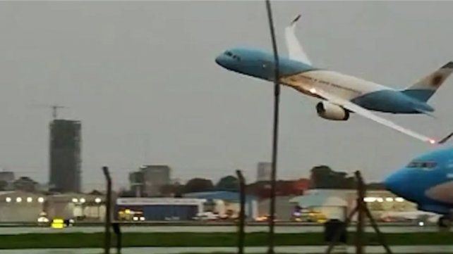 Abrieron un expediente contra los pilotos del avión presidencial tras la peligrosa maniobra