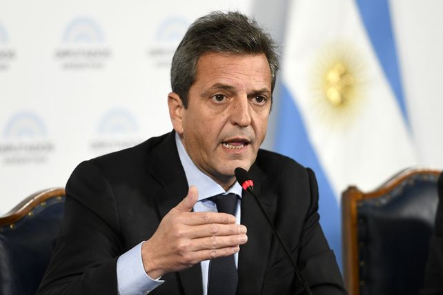 Massa anunció anoche beneficios a productores afectados por la sequía.