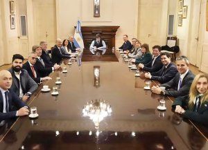 Mujeres en la cúpula del Estado: su presencia cayó al 22%