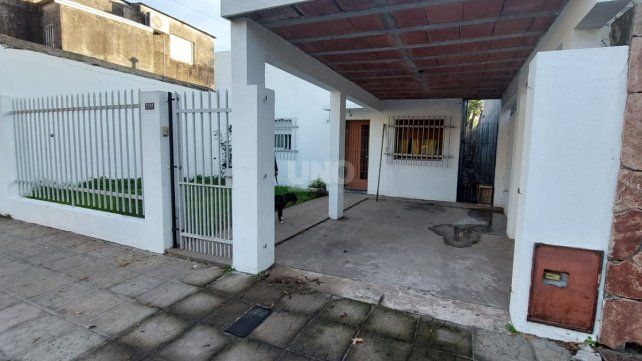 La vivienda a la cual le robaron el portó de reja se encuentra sobre calle Mariano Comas casi Saavedra.
