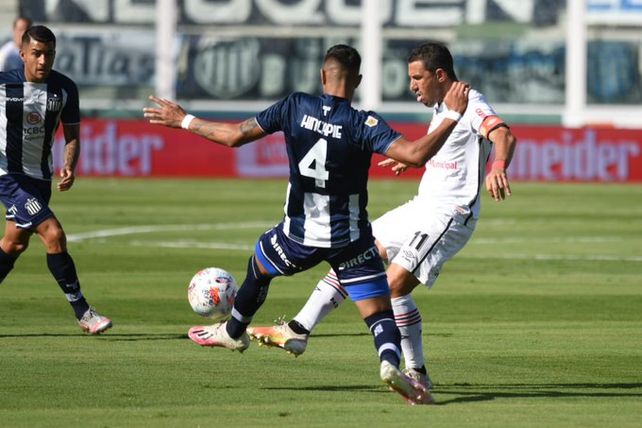 Newells pudo haber ganado pero la expulsión de Giani lo dejó con diez hombres y un punto