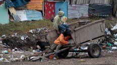 El 64,1% de los niños/as y adolescentes del país vive en hogares pobres, según la UCA. El 64,1% de los niños/as y adolescentes del país vive en hogares pobres, según la UCA.