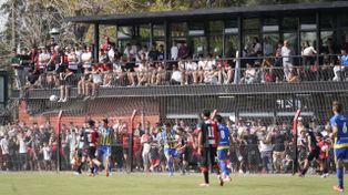 El clásico de la reserva empezó con un tenso momento entre los capitanes de Newells y Central