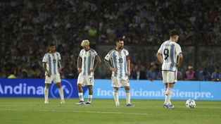 Argentina recibió el golpe del gol de Uruguay al final del primer tiempo.