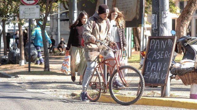 Feriado fresco pero soleado en la ciudad de Santa Fe