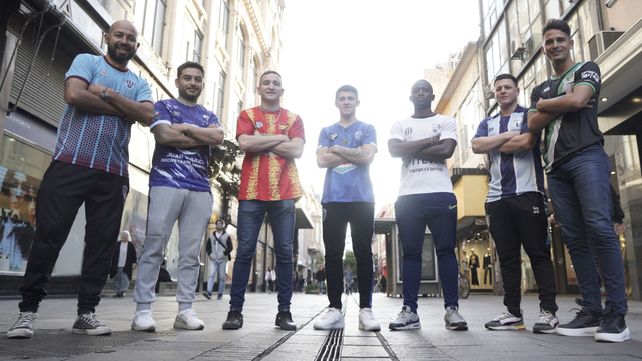 Lucharán por los dos ascensos. Los futbolistas de Fisherton, el 7, Defensores Unidos, Gálvez, Renato, Banco y Defensores de Funes. Quieren ser de primera.  