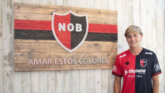 Una de las grandes promesas de Newells extendió su contrato con el club hasta diciembre de 2027