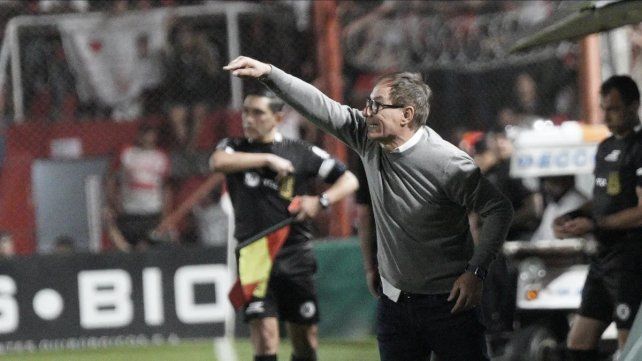 Ariel Holan expresó su molestia por las críticas que recibió Rosario Central.