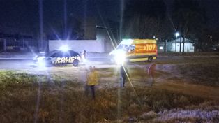 Circunvalación entre Lagos y autopista a Buenos Aires. El Sies y la policía en el lugar donde ocurrió el siniestro vial.&nbsp;
