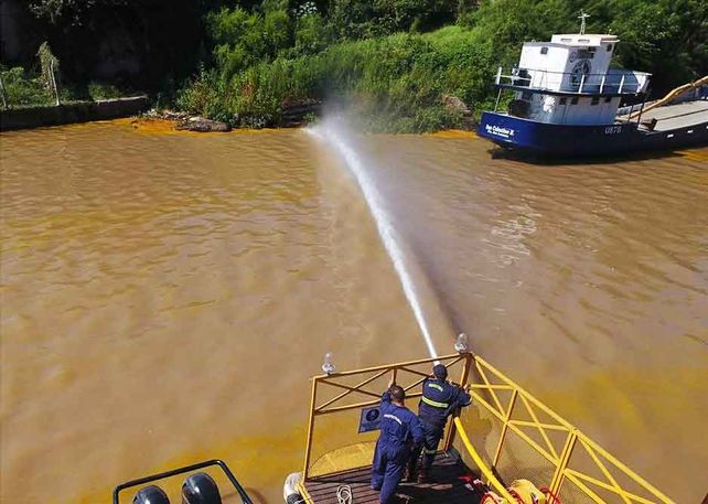 Santa Fe sancionará a Bunge por el derrame de 800 litros de aceite de soja en el río Paraná