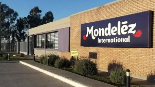 La multinacional Mondelez-Pacheco suspendió temporalmente la producción de sus plantas