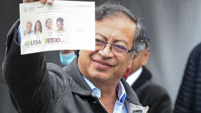 Con el 98% de los votos contados en Colombia