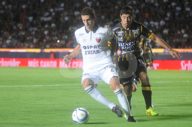 Pablo Ledesma se lesionó en el juego ante Temperley y