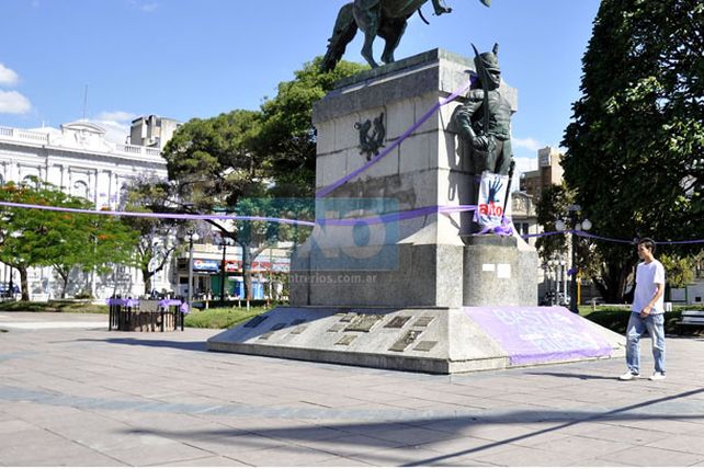 Lazos violetas contra la violencia de género