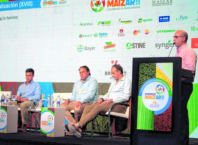 Referentes del sector público y privado analizaron en Maizar el potencial del sorgo en el país.