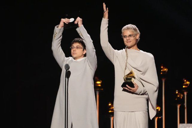 Ca7riel & Paco Amoroso ganaron su primer premio Grammy