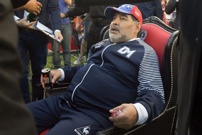 Dalma Maradona quiere el sillón que Newells le regaló a su papá