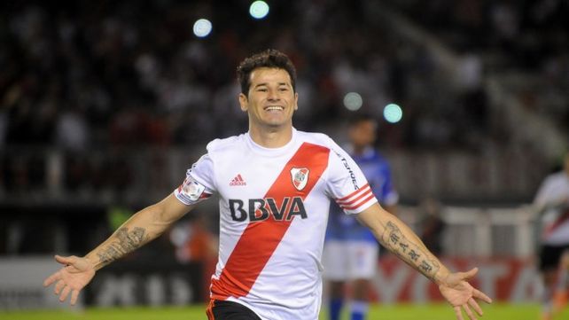 Mora le puso pimienta al Superclásico