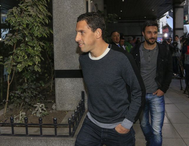 Presentes. Maxi Rodríguez e Ignacio Scocco ayer en FAA. El martes concurrieron Ruben y Paulo Ferrari.&nbsp;