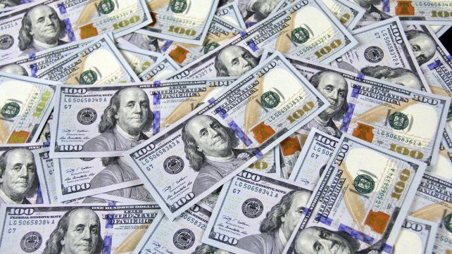 Dólar récord: este martes llegó a 1.010 pesos