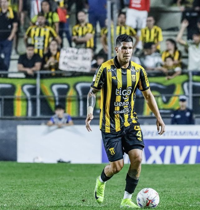 Sebastián Zaracho llega a Arroyito para pelear por un lugar en la zaga central.