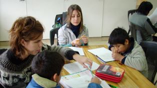Aprueban la creación de equipos interdisciplinarios para apoyo escolar