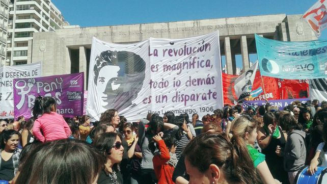 Con un encendido discurso contra la violencia y las injusticias se inauguró el Encuentro Nacional de Mujeres