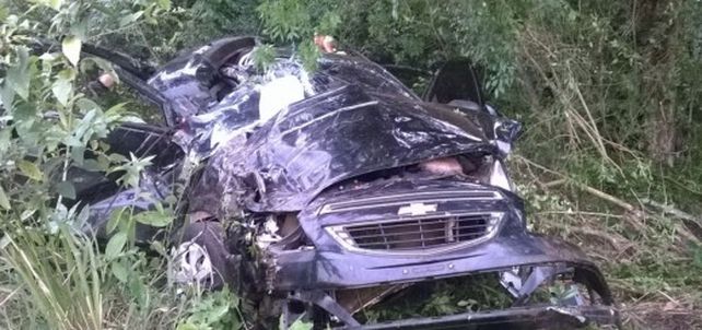 El vehículo en el que iban la mujer policía y sus familiares.