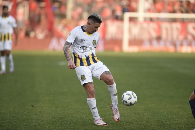 Damián Martínez volverá a ser el lateral por derecha en Central. Su último partido, ante Independiente.