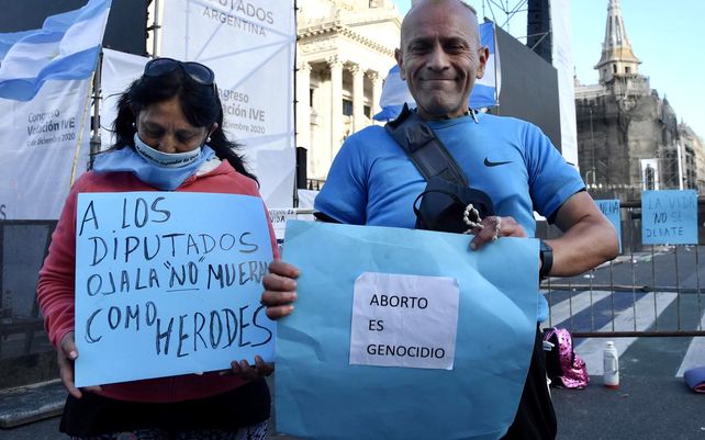 Aborto legal: verdes y celestes se manifiestan frente al Congreso