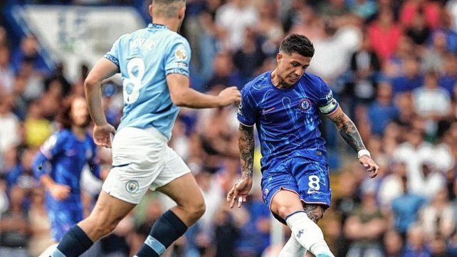 Enzo Fernández fue capitán del Chelsea en la derrota ante Manchester City por la Premier League.
