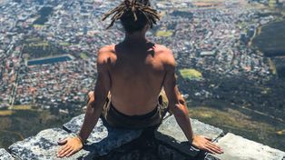 Un aventurero encontró la forma perfecta para viajar por el mundo totalmente gratis