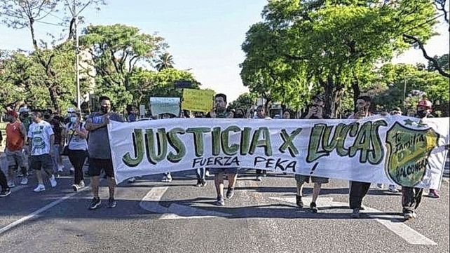 Amigos y allegados de Lucas González se manifestaron por justicia