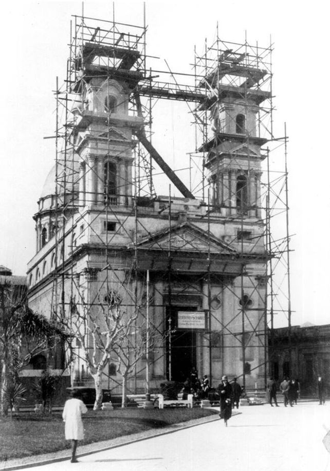 La catedral se prepara para los festejos de 1925