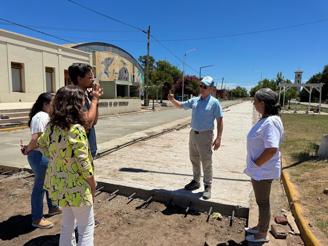 Los primeros 100 metros de pavimento deSan Francisco corresponden al acceso de la localidad santafesina.