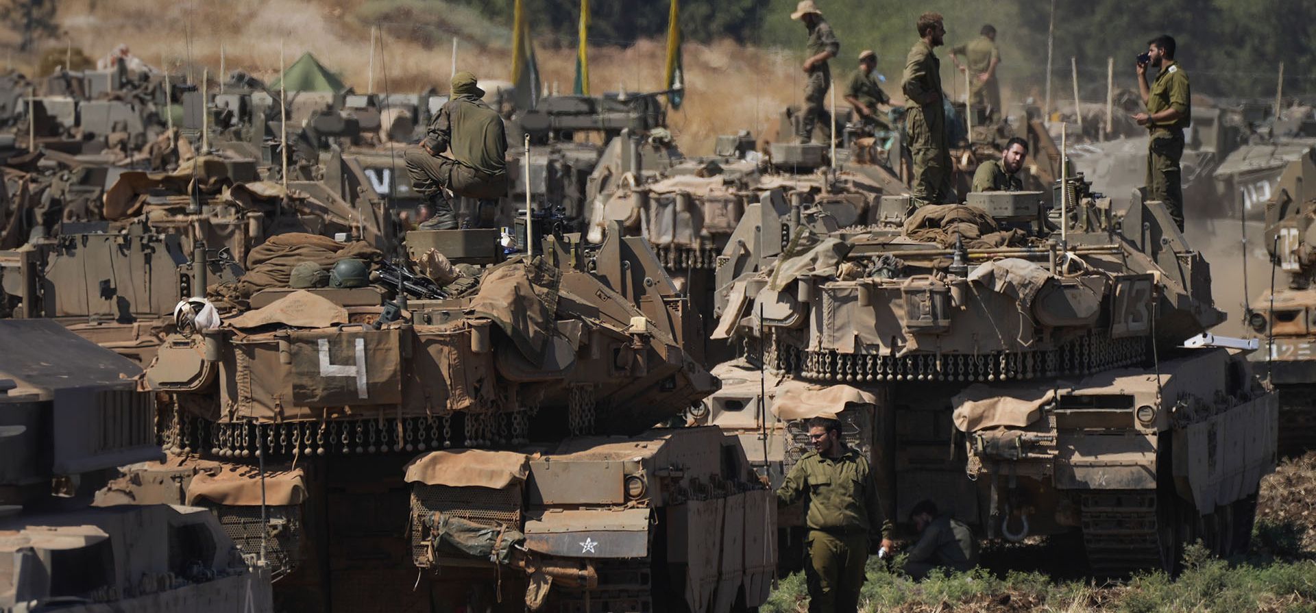 Soldados israelíes trabajan en tanques en el norte de Israel el viernes 27 de septiembre de 2024. (Foto AP/Baz Ratner) Soldados israelíes trabajan en tanques en el norte de Israel el viernes 27 de septiembre de 2024. (Foto AP/Baz Ratner)