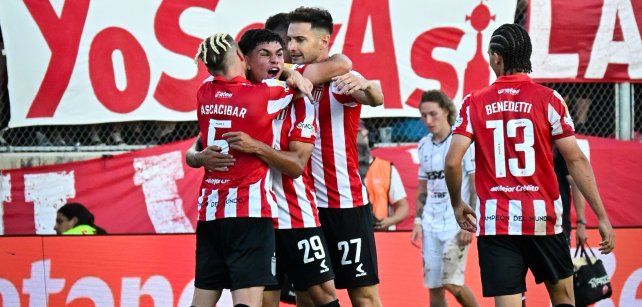 Estudiantes festejó en San Nicolás gracias a los tantos de Lucas Alario.