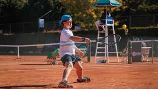 Manuel Paniagua Alexenicer, jugador de la FST volvió a dar muestras de la clase que lo llevó a ser el número uno del ranking en el Sudamericano Sub-14 de tenis.