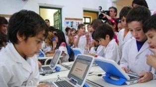 Netbooks como las del Gobierno cuestan en los comercios $2.000