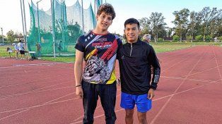 Los atleta de Concordia entrenan en la pista ubicada en el ex polideportivo.