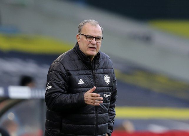 Loco. Marcelo Bielsa saludó a los hinchas leprosos con motivo del cumpleaños del club y bancó a Heinze. 