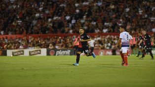 Desde el inicio. Palacios jug&oacute; un rato contra San Lorenzo y hoy ser&iacute;a titular.