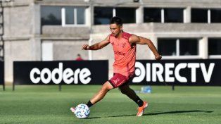 Pity Martínez sufrió una lesión muscular y se pierde el debut por Copa Libertadores.