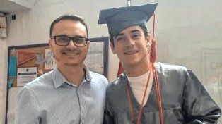 Franco Colapinto aprovechó sus vacaciones en Argentina para terminar el colegio secundario.