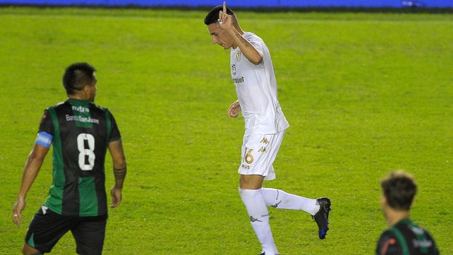 Mauricio Martínez tiene contrato por seis meses más en Racing.