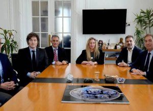 Javier Milei cenó con diputados aliados en Olivos para blindar los vetos a jubilados y discapacidad