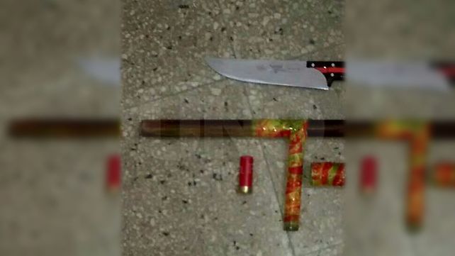 Una pareja que escapó de un control policial hirió con un cuchillo a una mujer policía