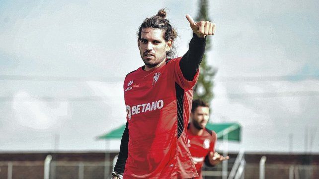 En Perú remarcan que Magnín estaría en la mira de Unión