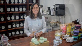 La gastronomía asiática pisa cada vez más fuerte y más aún el bobble tea. Gracias a Jésica, esta propuesta está disponible en la feria de Salta y Nogoyá